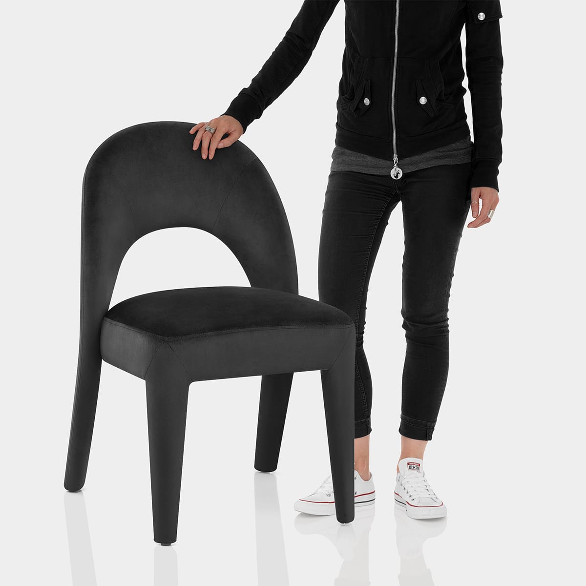 Amore Chair Black Velvet Features Image