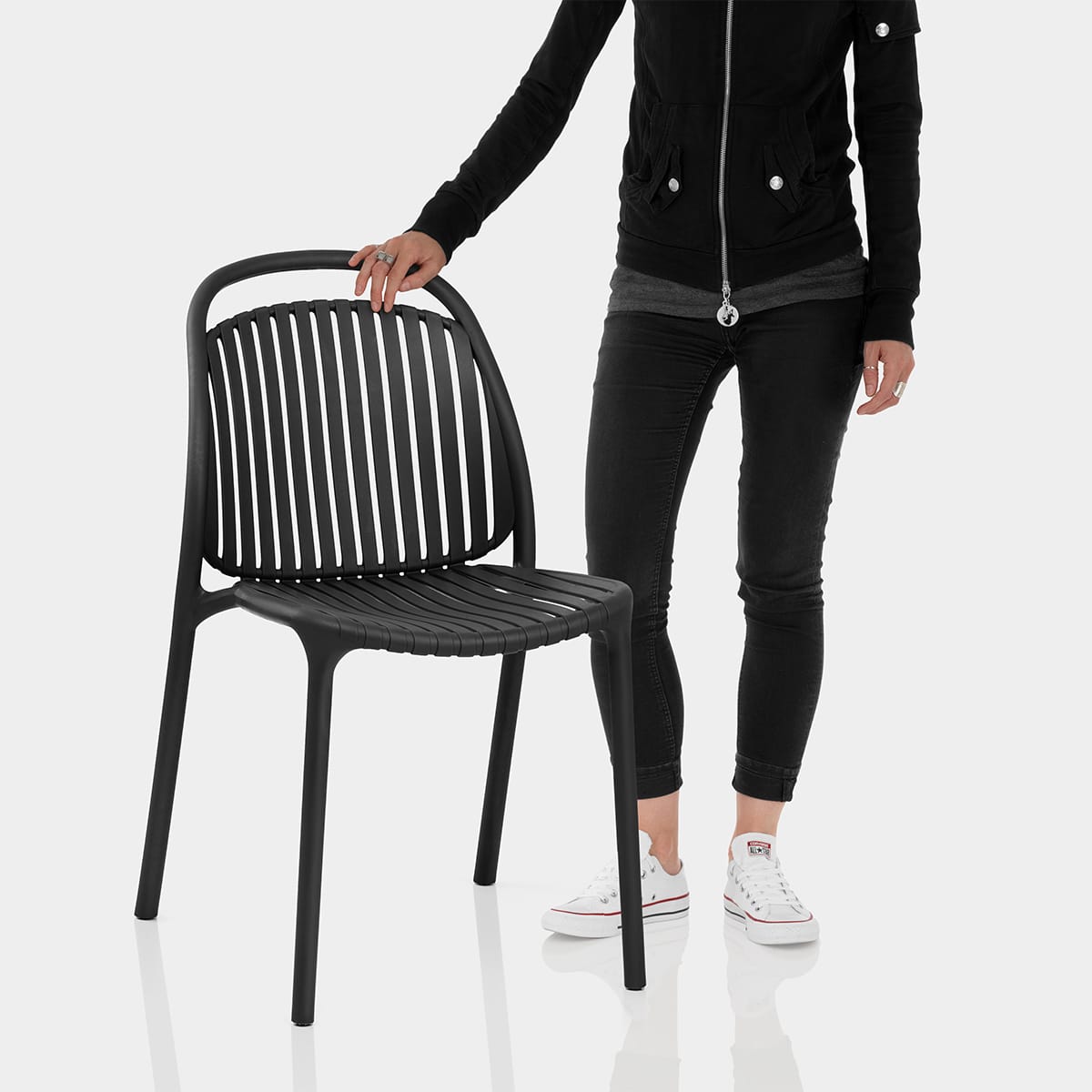 Arlo Stackable Chair Black Features Image