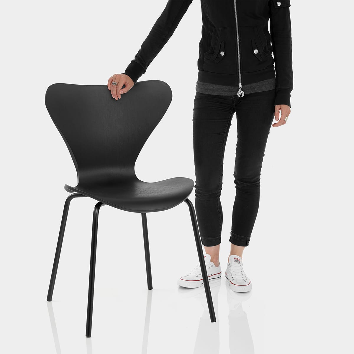 Candy Chair Black Features Image