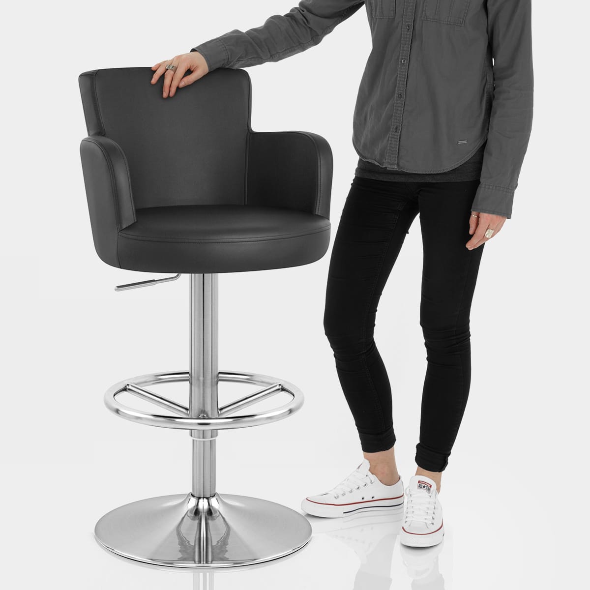 Chateau Brushed Bar Stool Black Features Image