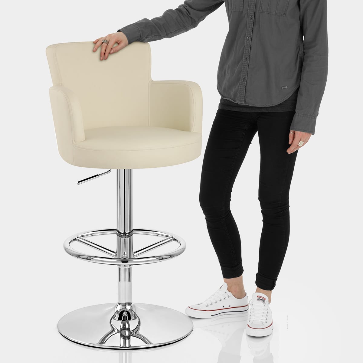 Chateau Bar Stool Cream Features Image