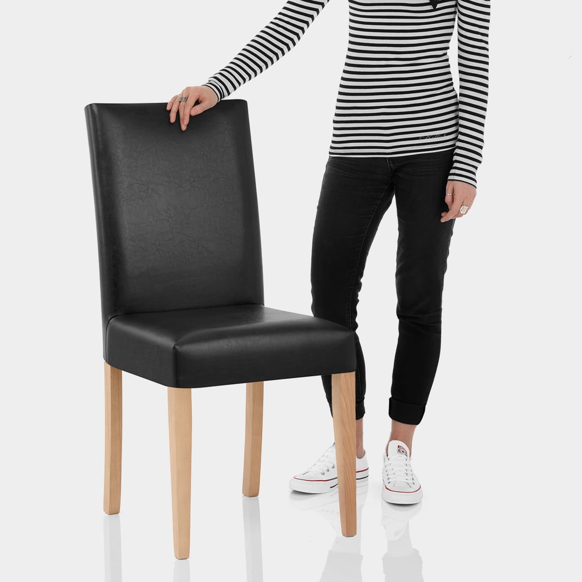 Chicago Oak Dining Chair in Black Features Image