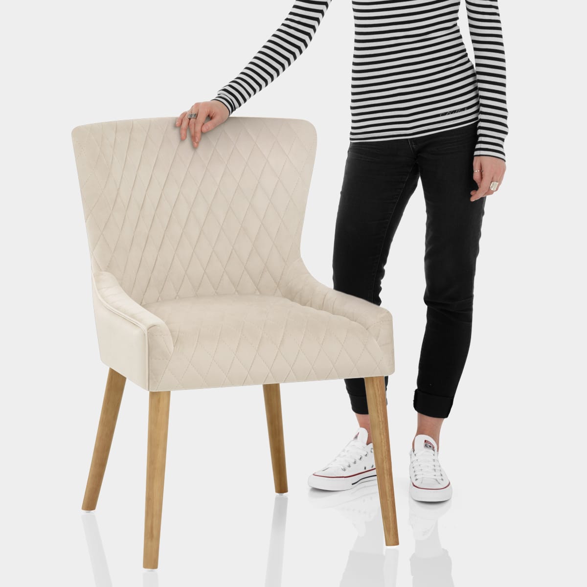 City Oak Chair Cream Velvet Features Image