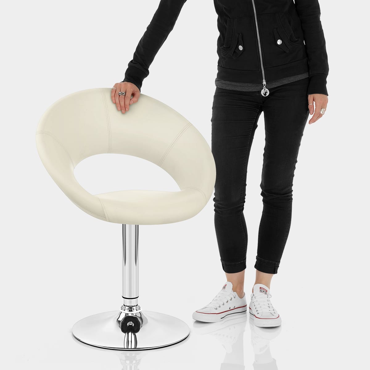 Clementine Chair Cream Features Image