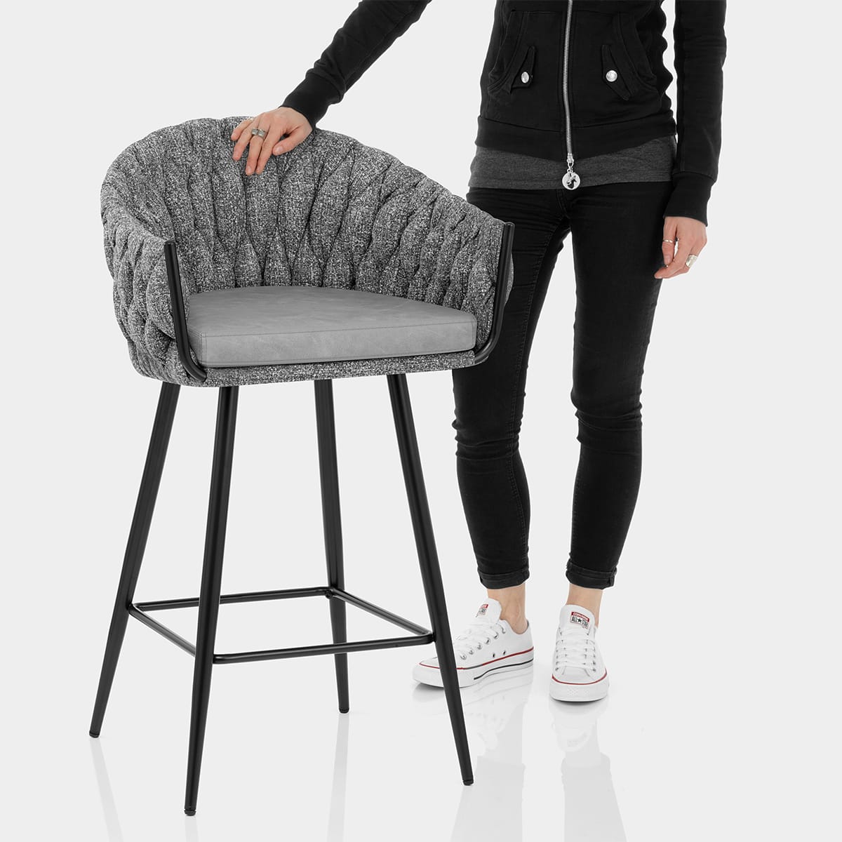 Cosy Bar Stool Grey Features Image