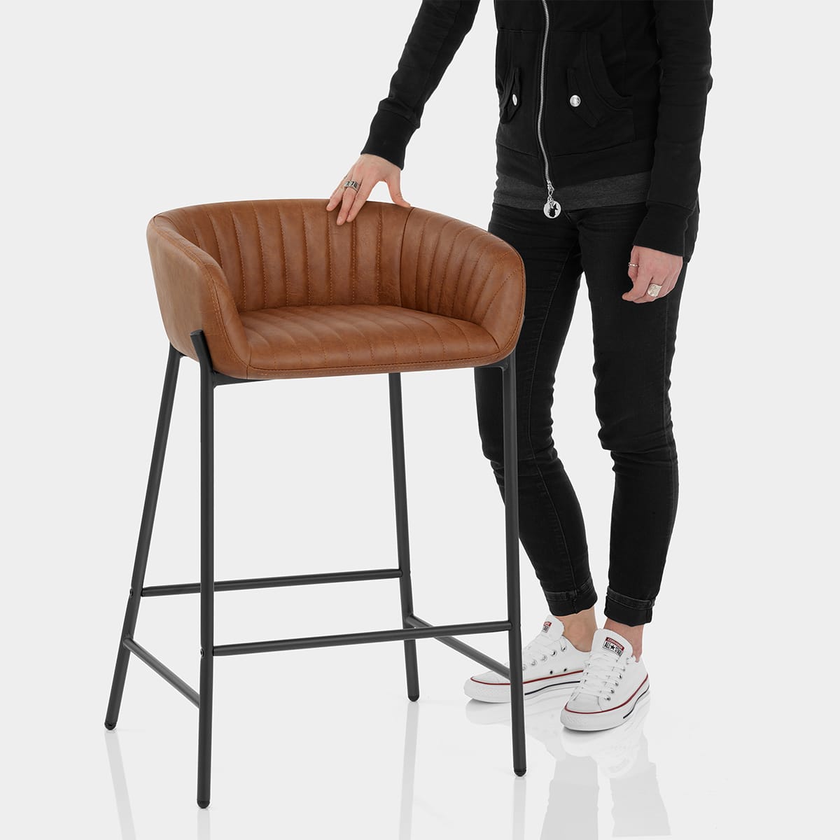 Cub Bar Stool Antique Brown Features Image