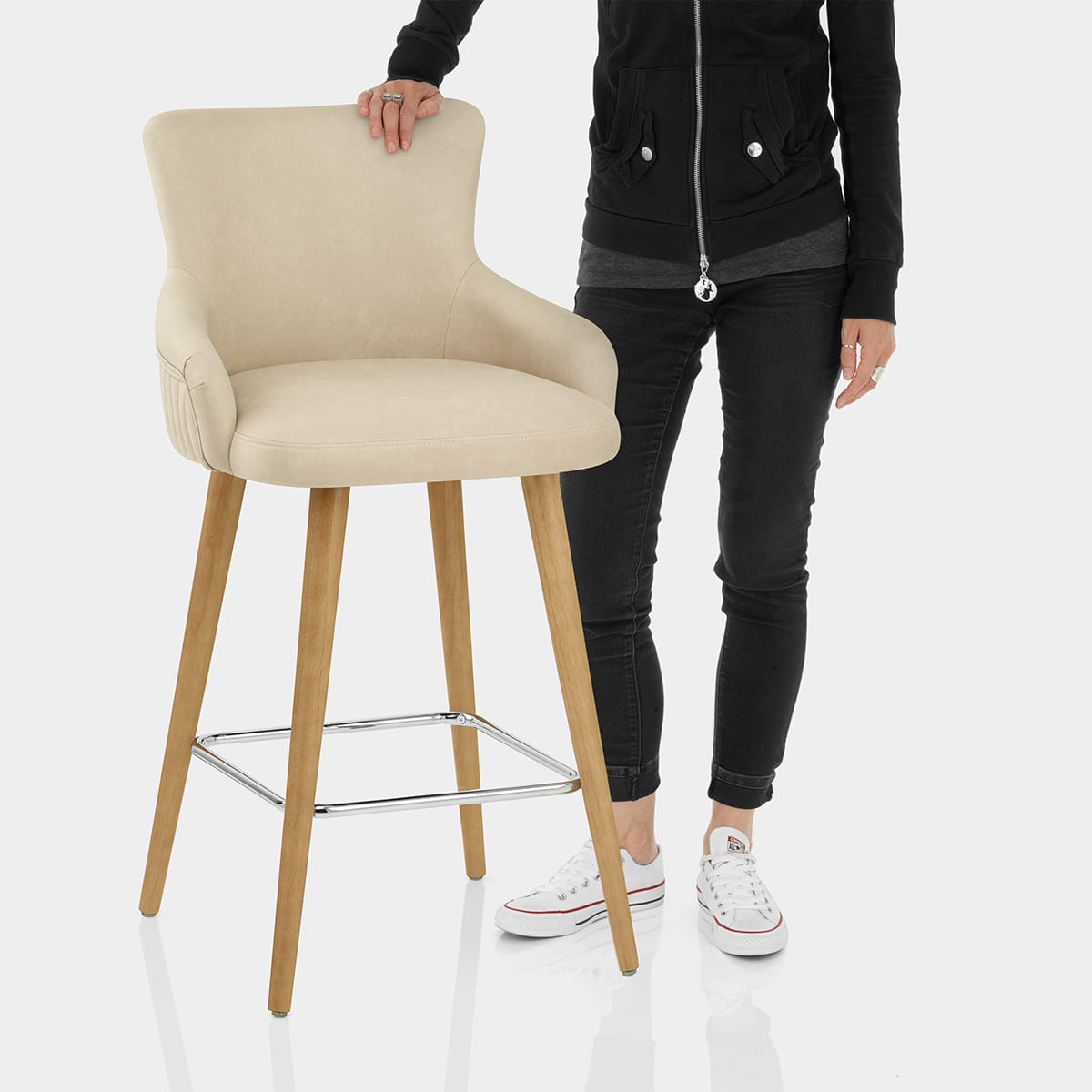 Diablo Oak Bar Stool Beige Features Image