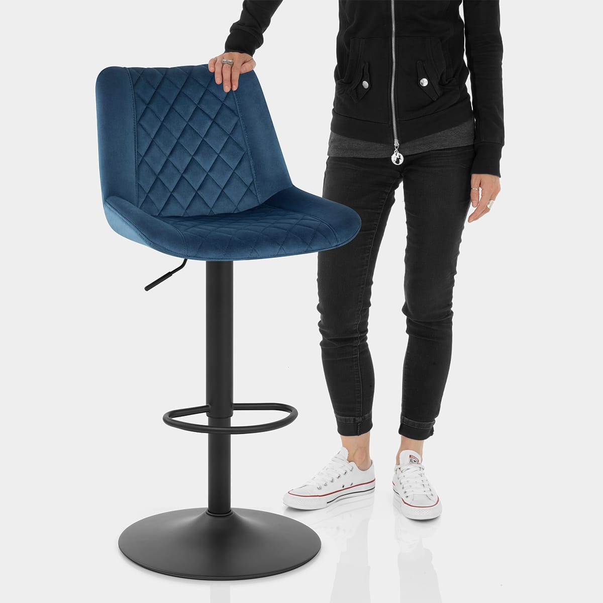 Faro Bar Stool Blue Velvet Features Image
