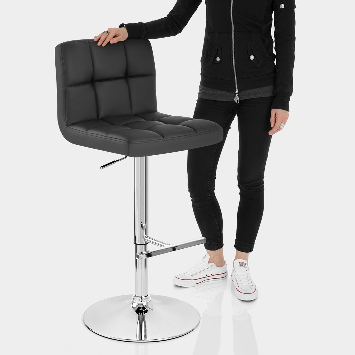 Grid Bar Stool Black Features Image
