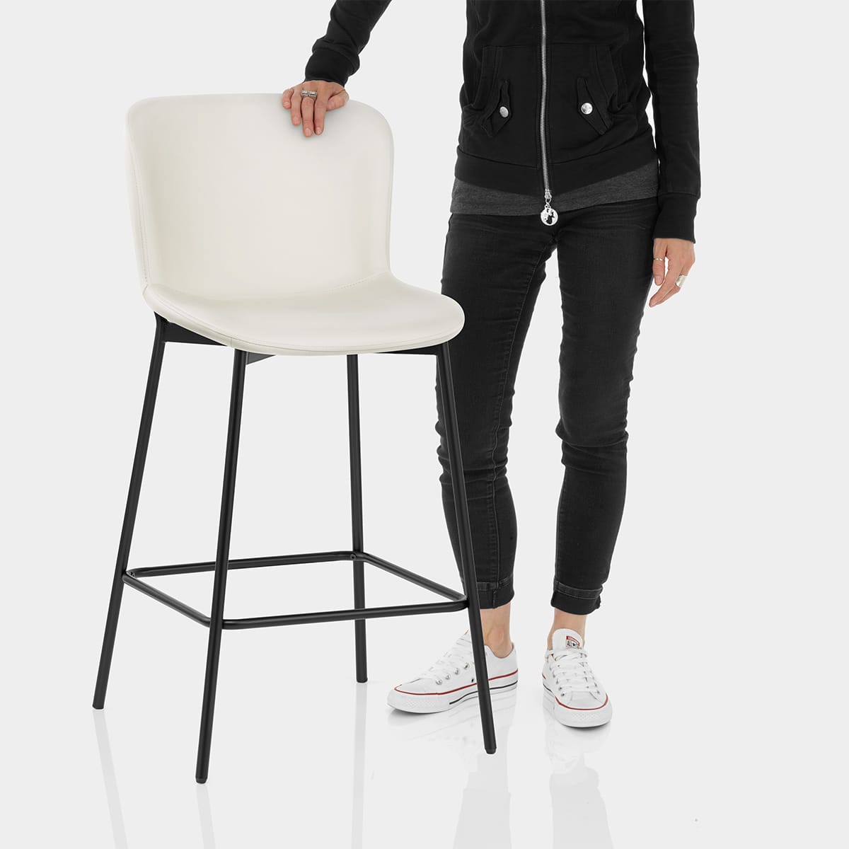 Jasmine Bar Stool Light Cream Features Image