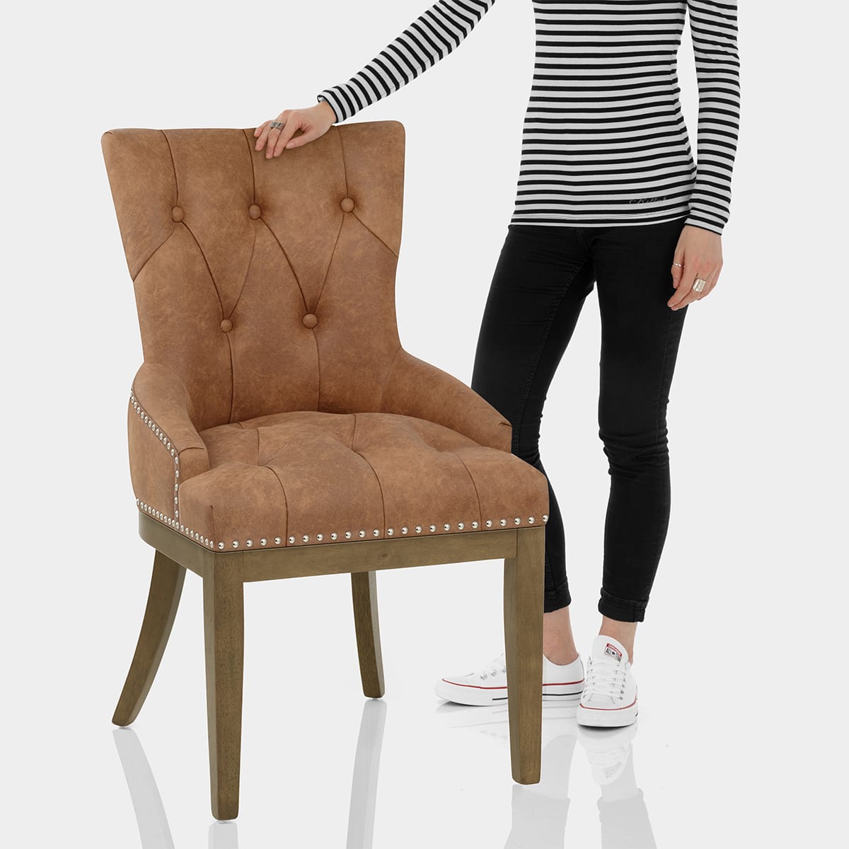 Knightsbridge Oak Chair Tan Leather Features Image