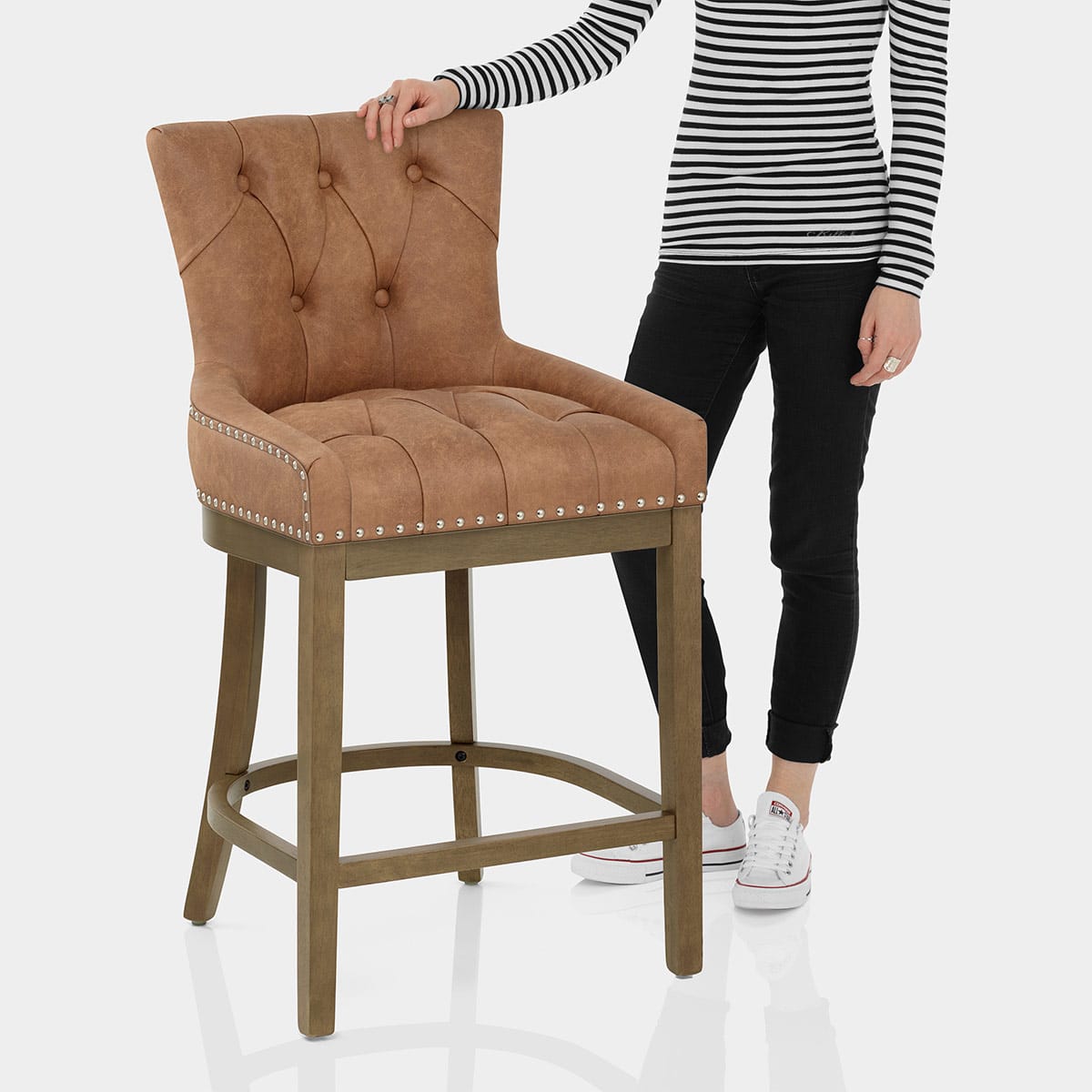 Knightsbridge Oak Stool Tan Leather Features Image