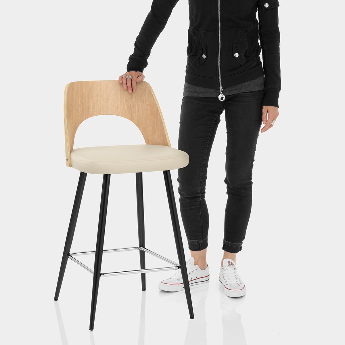 Leo Bar Stool Oak & Cream Features Image