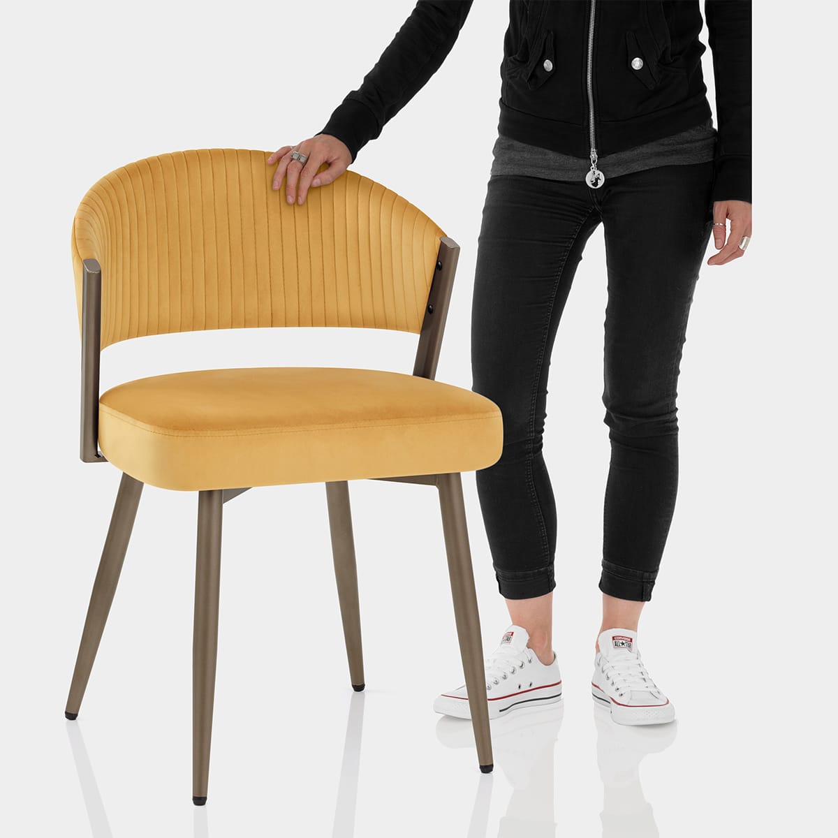 Lusso Dining Chair Gold Velvet Features Image