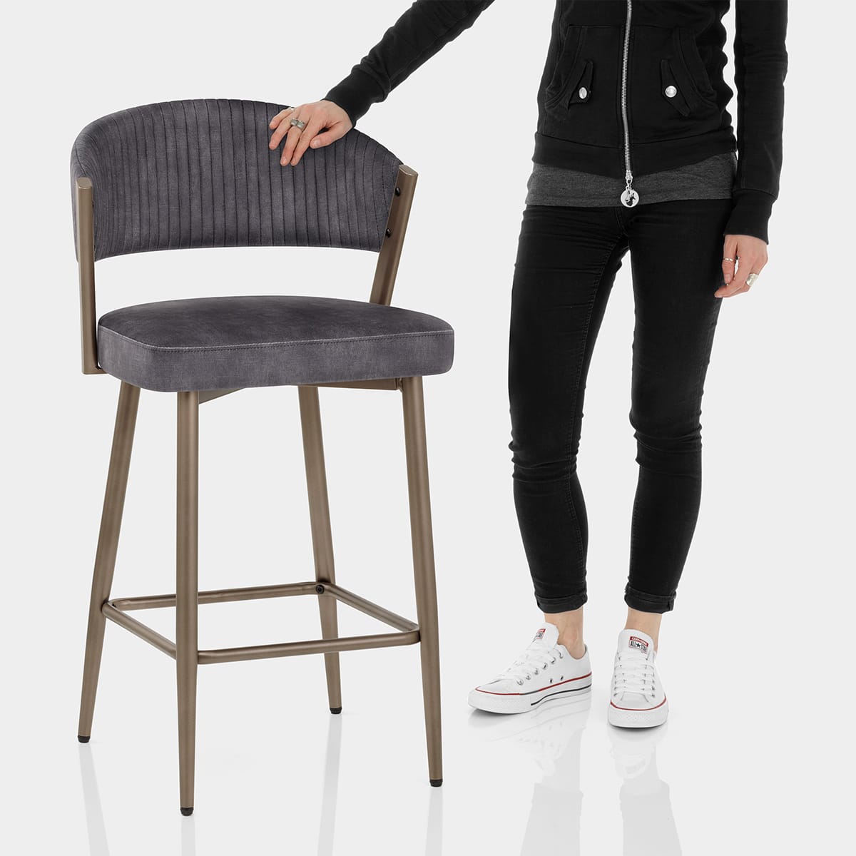 Lusso Bar Stool Black Velvet Features Image