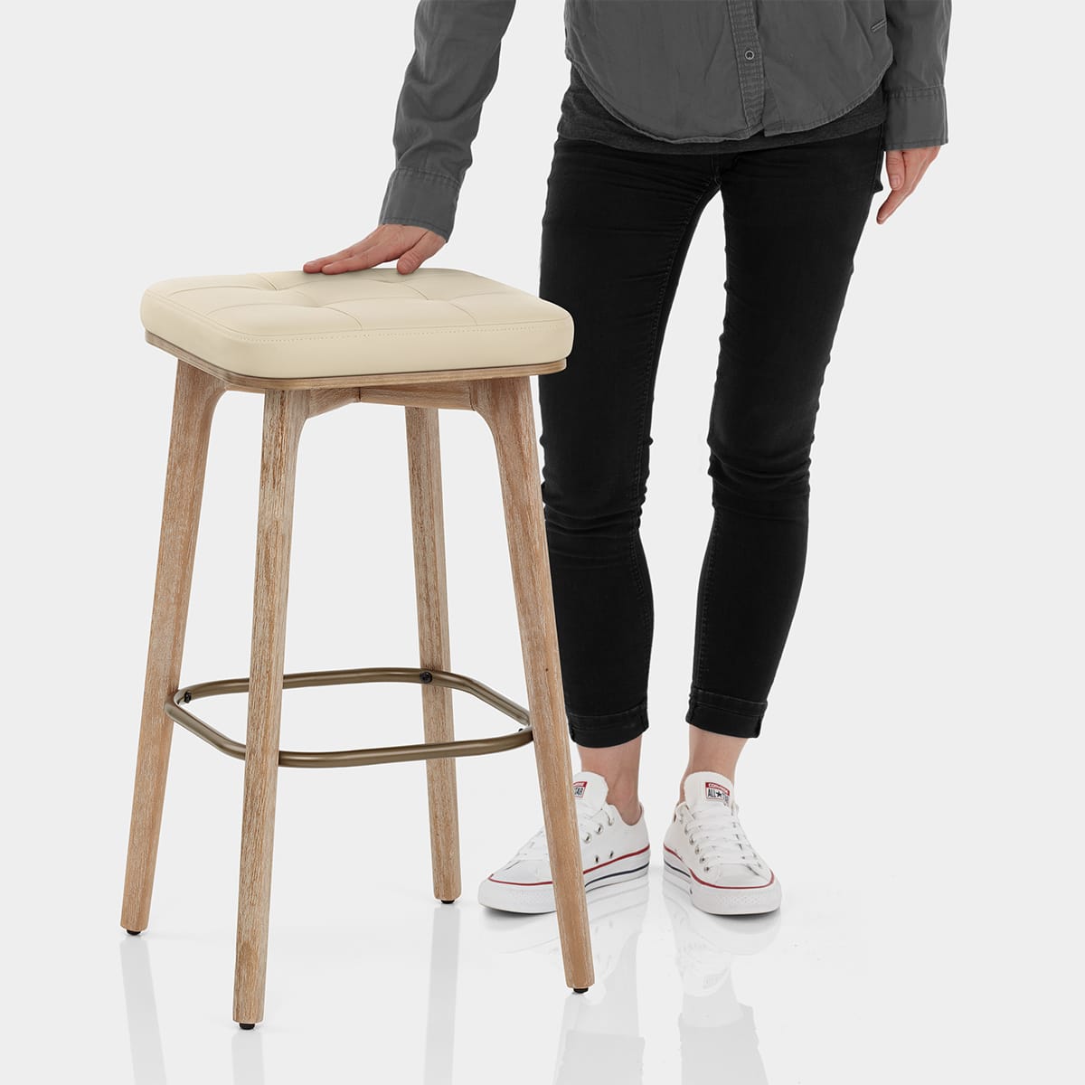 Malmo Oak & Copper Stool Cream Features Image