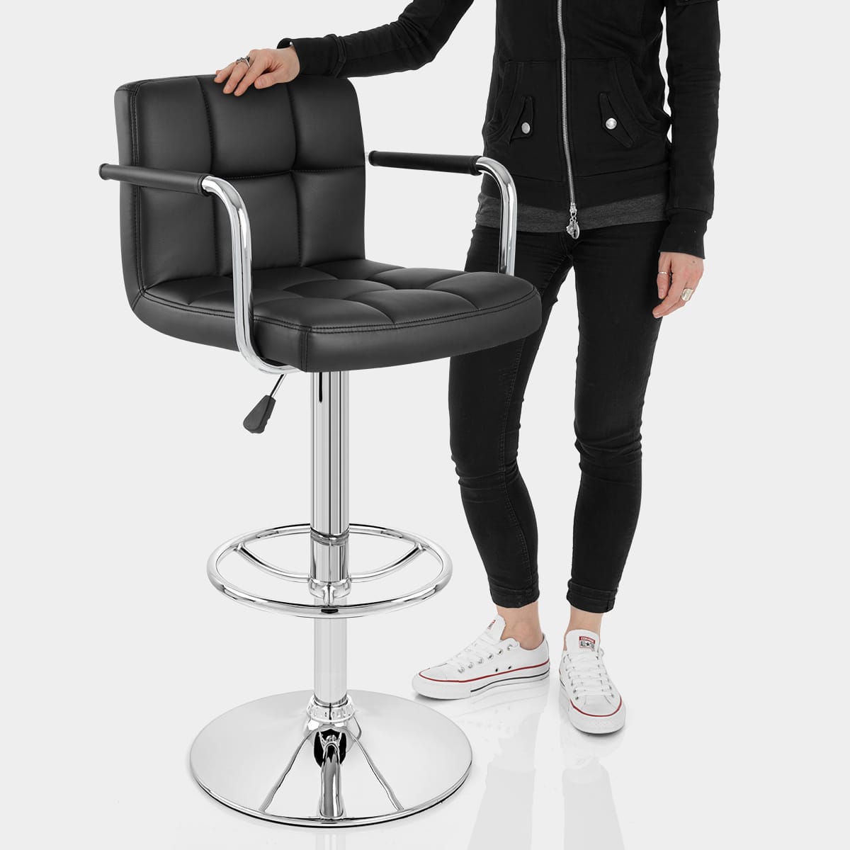 Maze Bar Stool Black Features Image