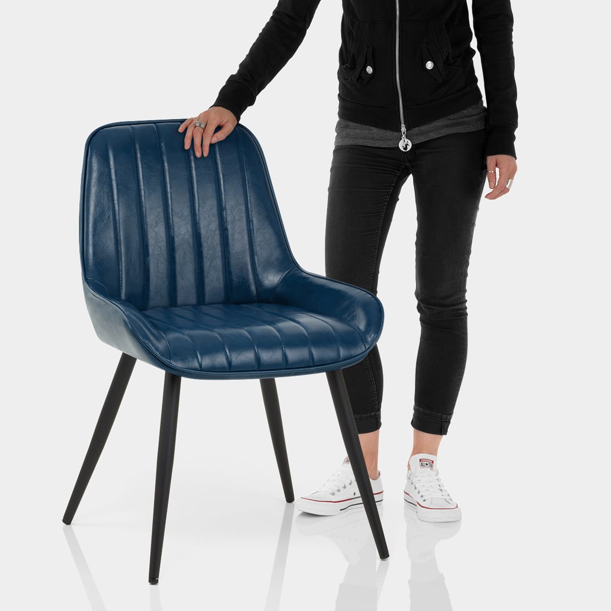 Mustang Chair Antique Blue Features Image