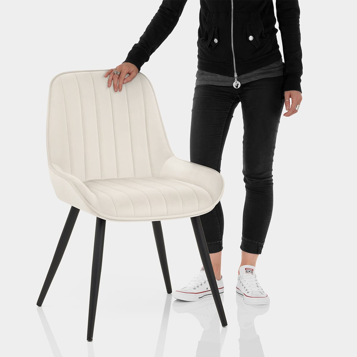 Mustang Chair Cream Velvet Features Image