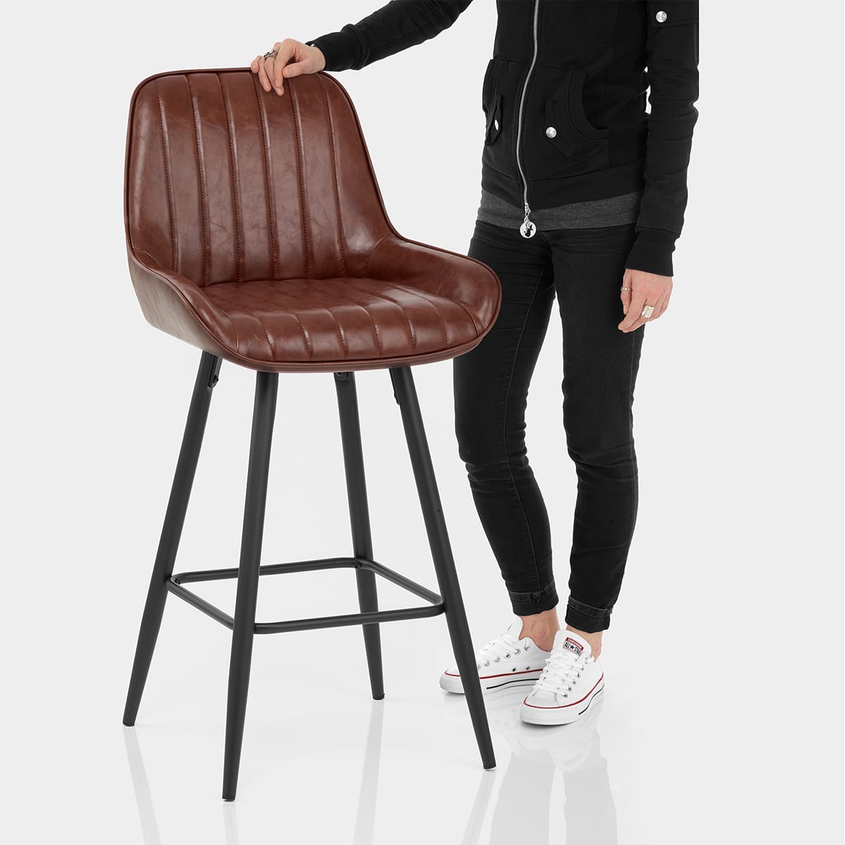 Mustang Bar Stool Antique Brown Features Image