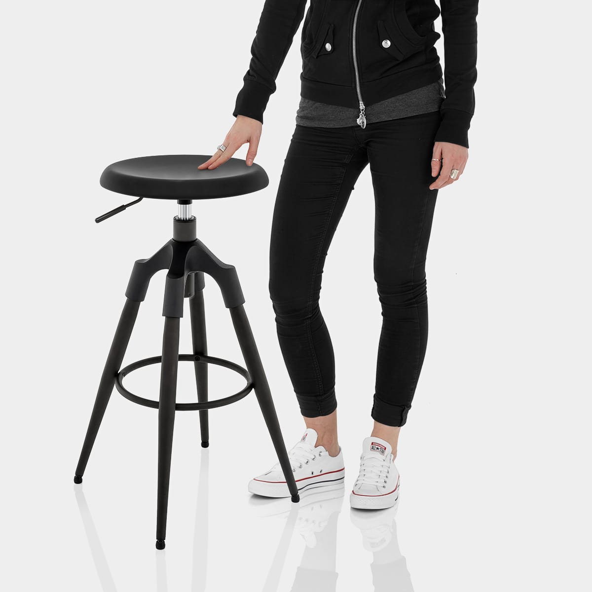 Onyx Bar Stool Black Features Image