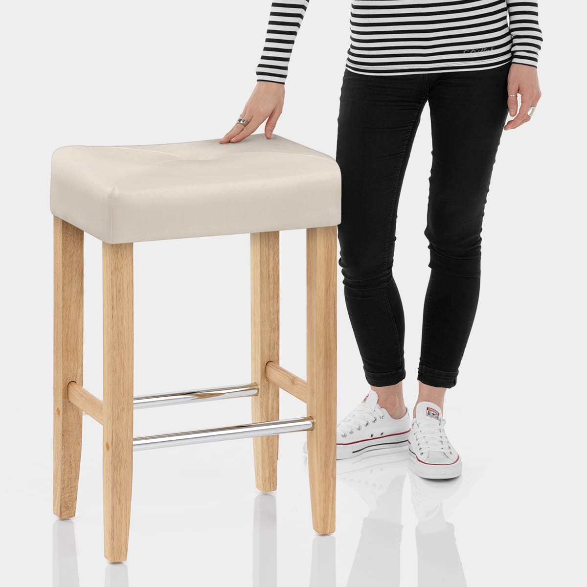 Otis Oak Bar Stool Cream Features Image