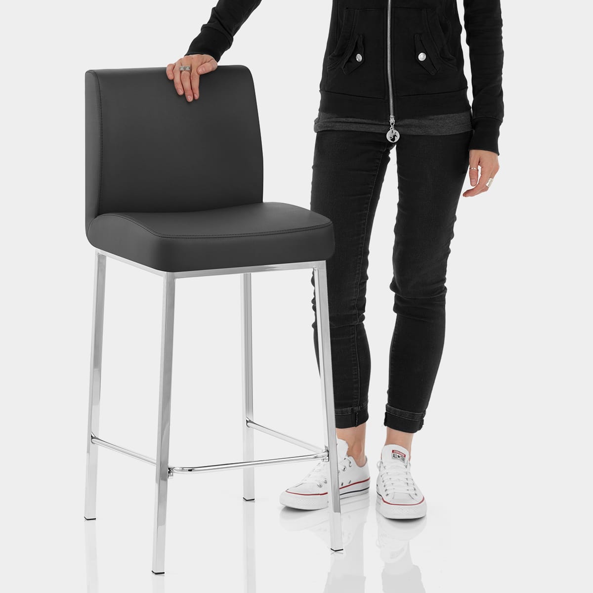 Pacino Stool Black Features Image