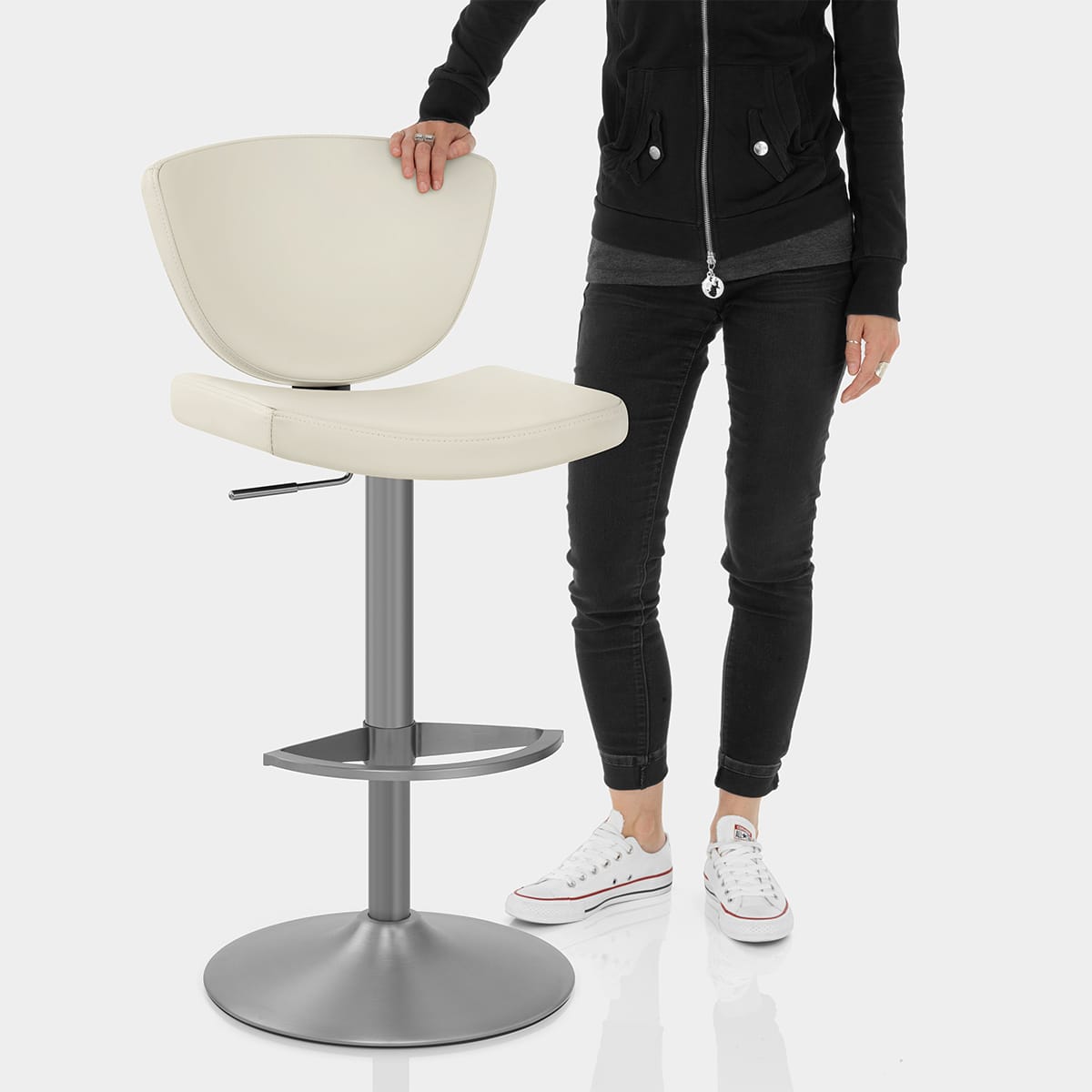 Pearl Bar Stool Ivory Features Image