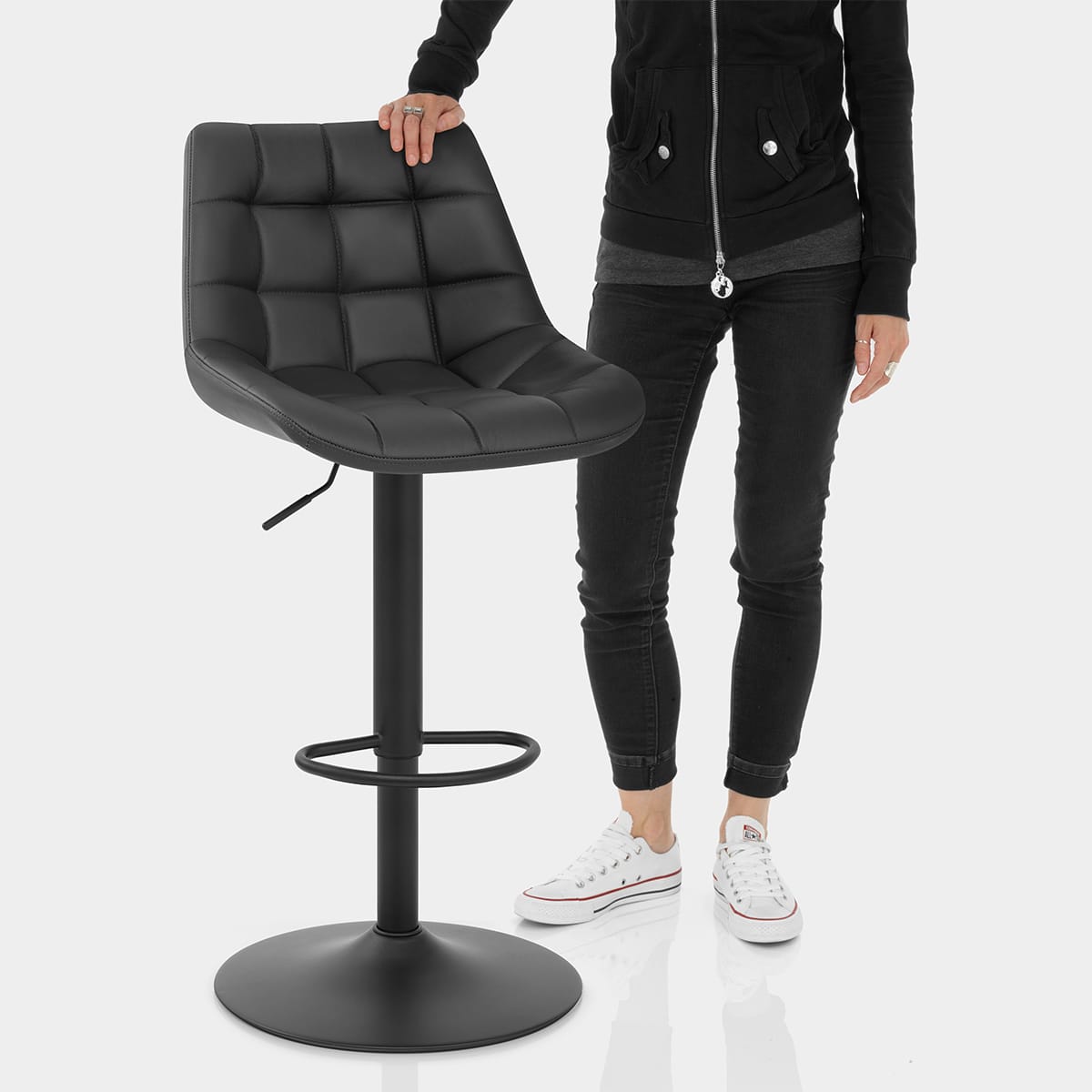 Porto Bar Stool Black Leather Features Image