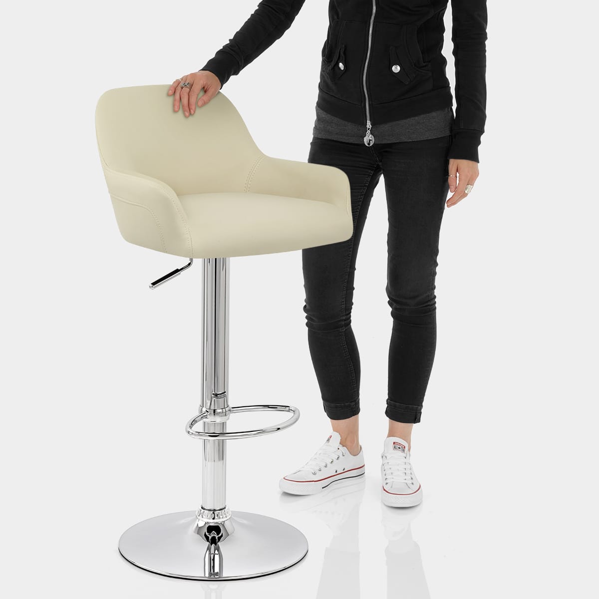 Sassi Bar Stool Cream Features Image