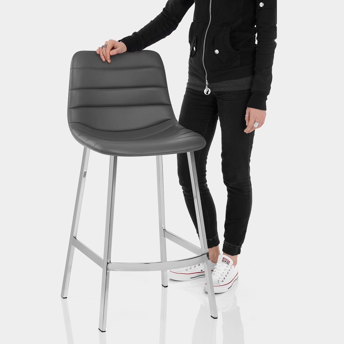Scala Bar Stool Grey Features Image