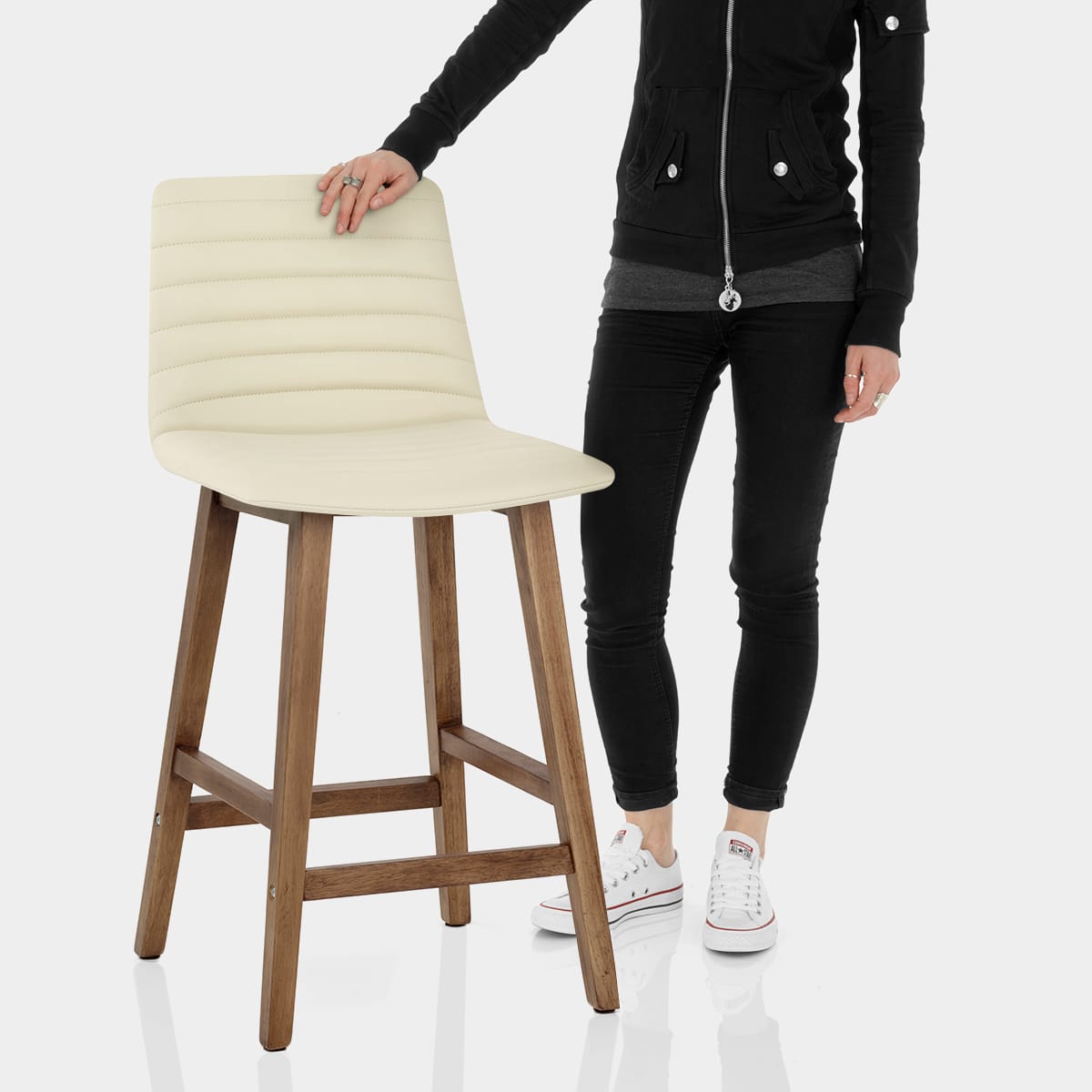 Spritz Wooden Stool Cream Features Image