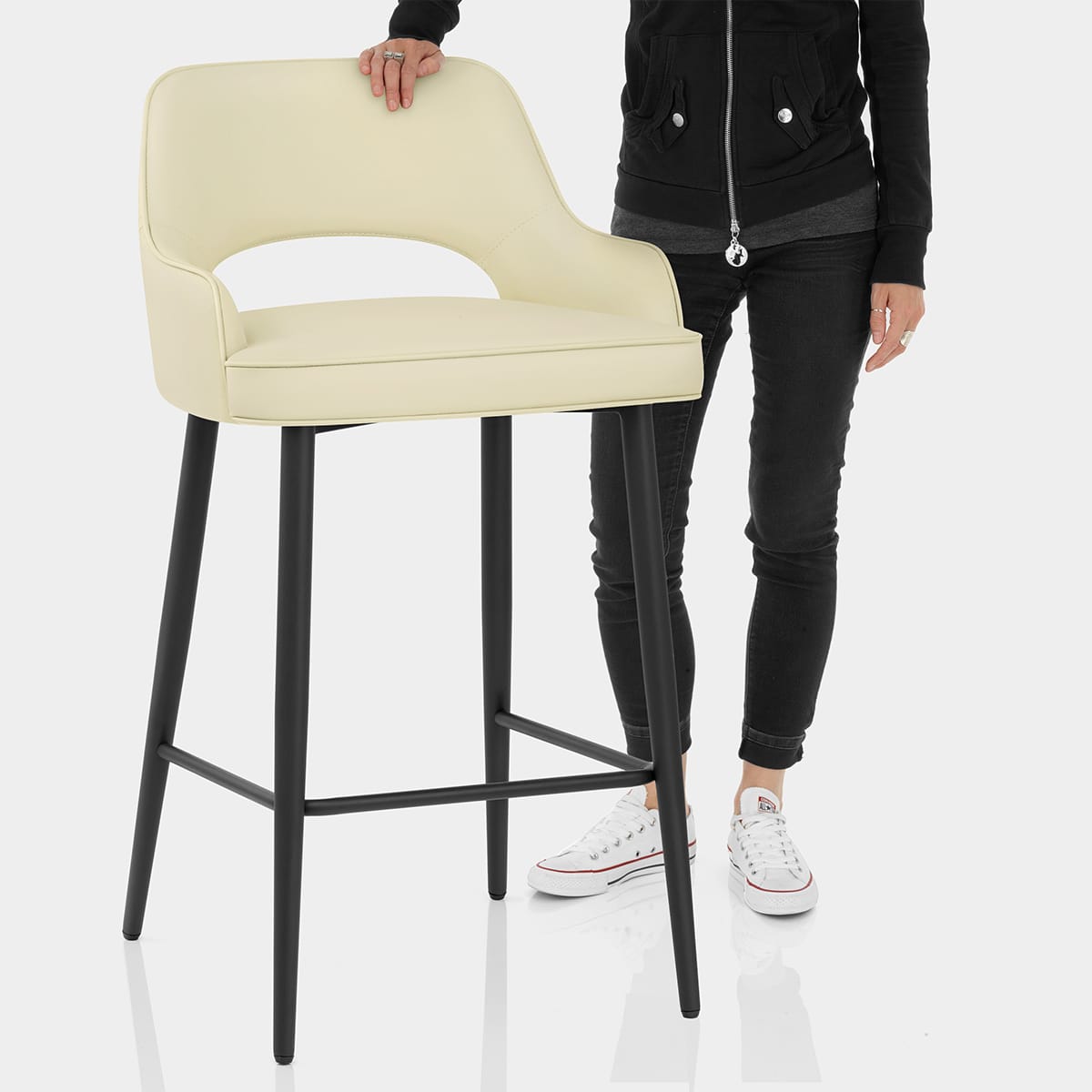 Sutton Bar Stool Cream Features Image