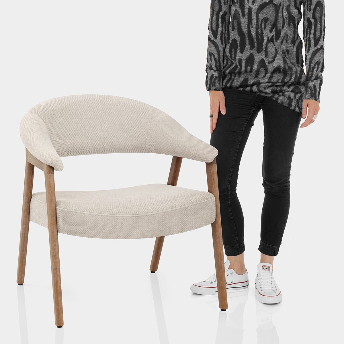 Taylor Oak Chair Beige Fabric Features Image