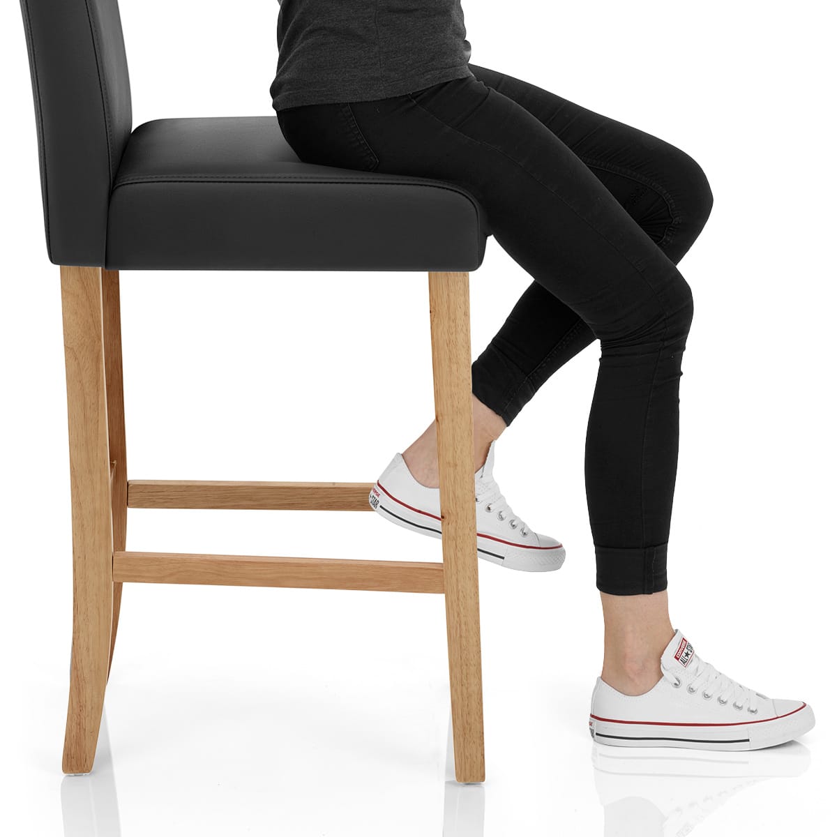 Tetbury Oak Bar Stool Black Leather Frame Image