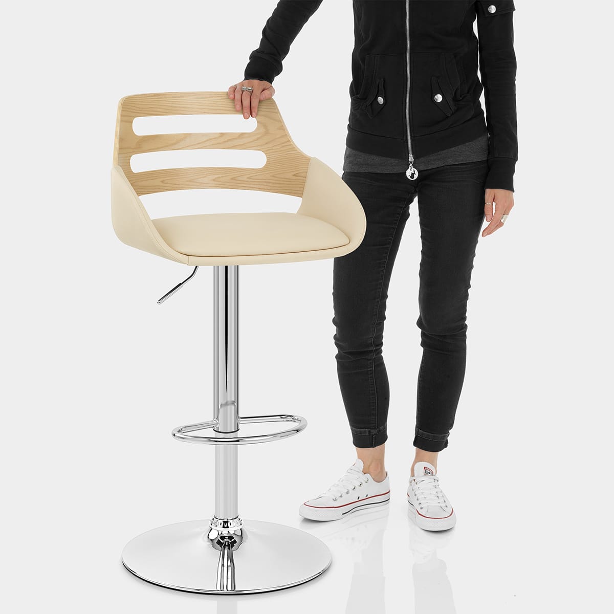 Trio Stool Oak & Cream Features Image