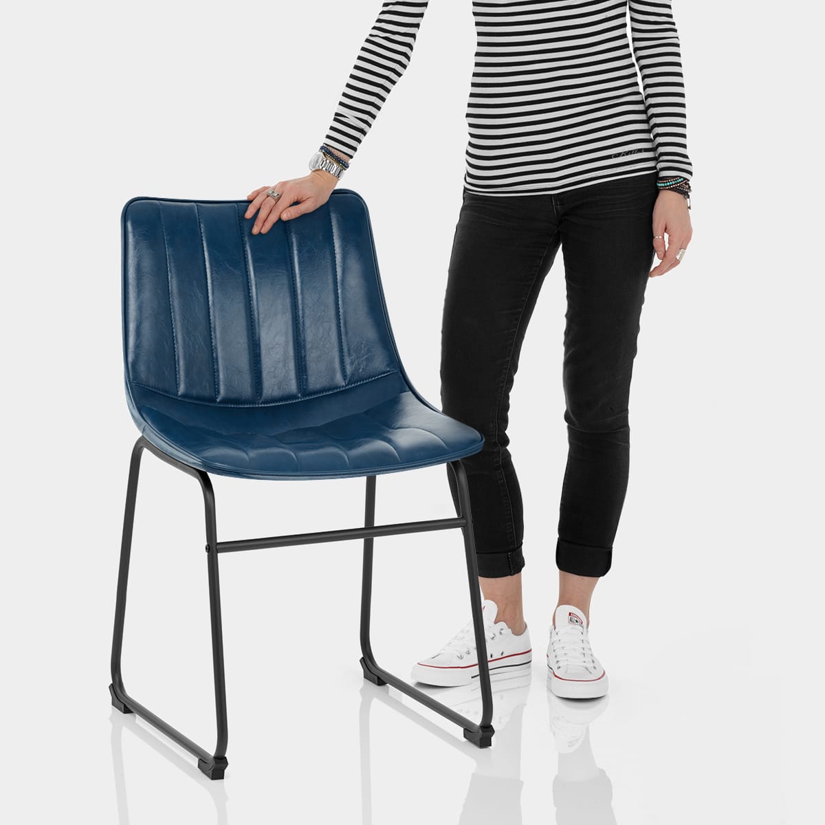 Tucker Chair Antique Blue Features Image