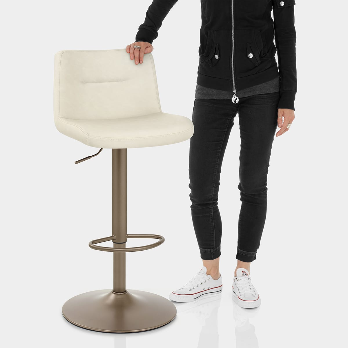 Utopia Bar Stool Antique Cream Features Image