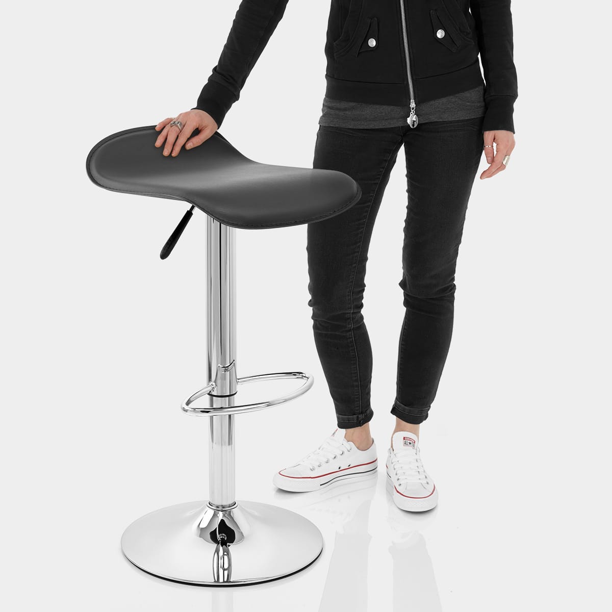 Zars Bar Stool Black Features Image