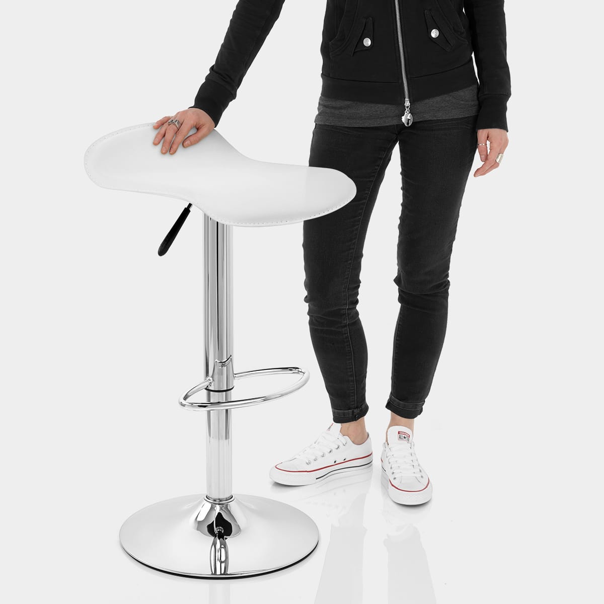 Zars Bar Stool White Features Image